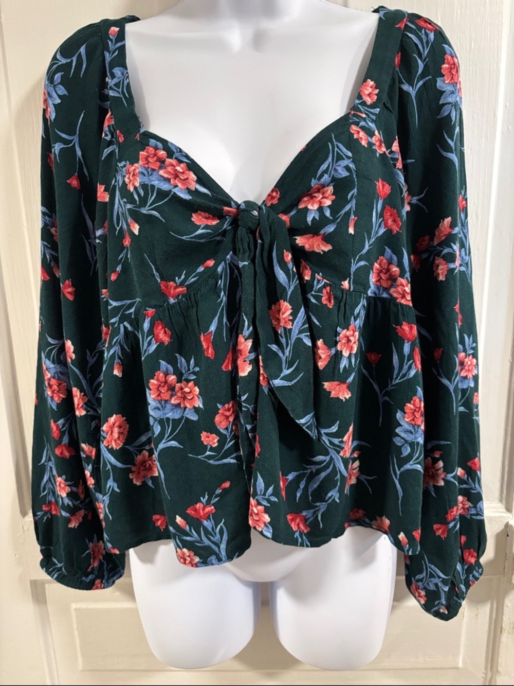American Eagle Women's  Green Floral Boho Tie-Front Blouse Size L